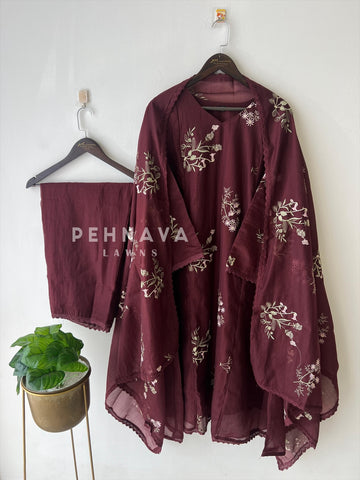 Embroidered Floral Kurta with Lace‑Trim Suit-4138 - Pehnava Lawns