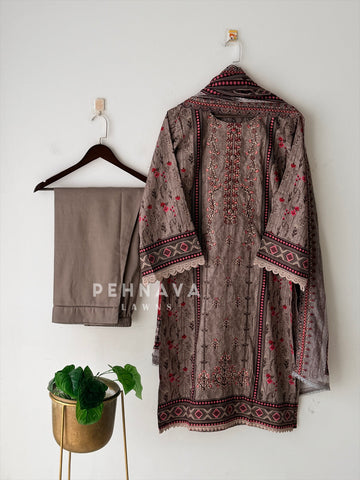 Signature Embroidered Lawn Unstitched Suit-3580