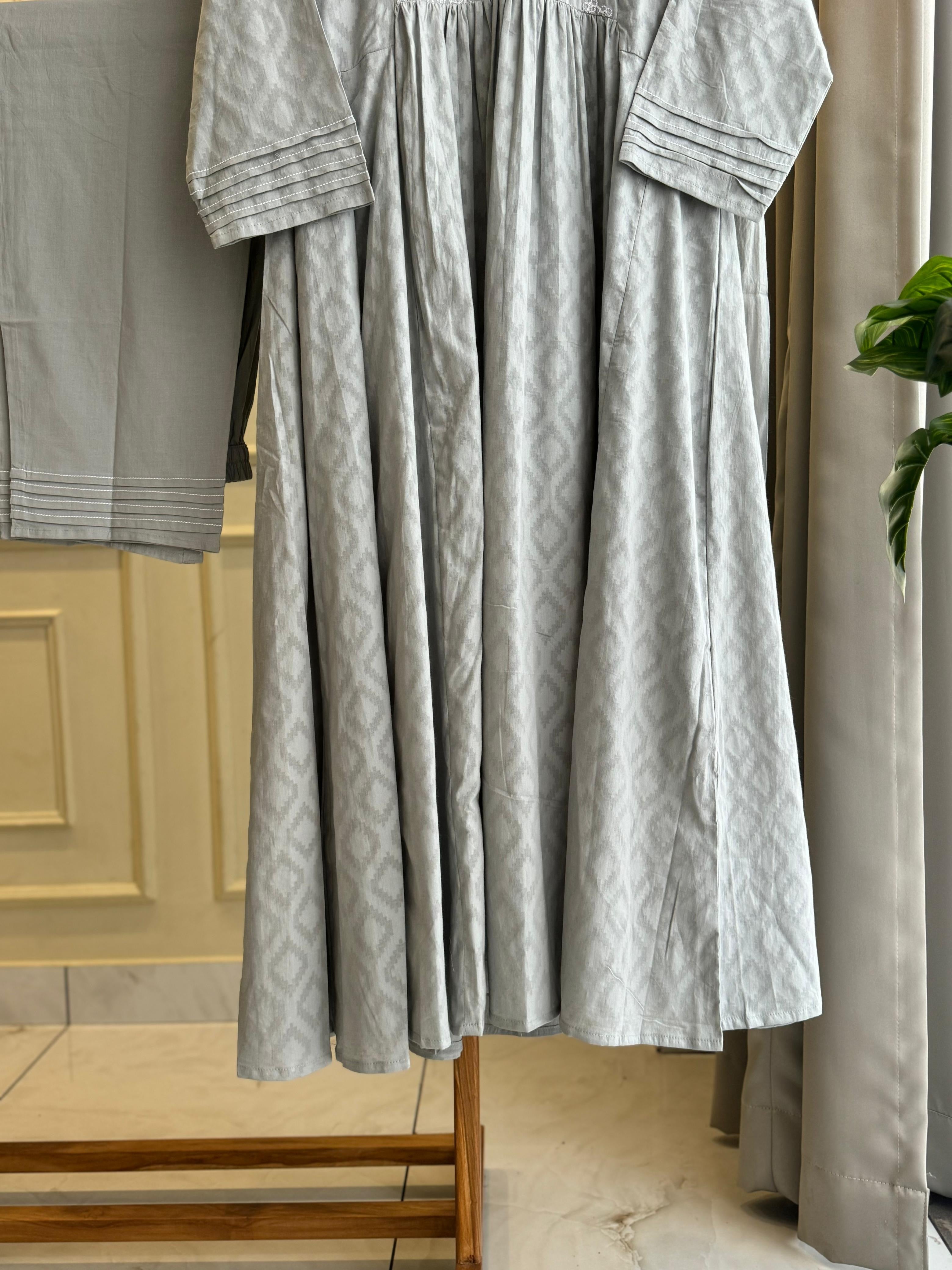 Pleated -cotton  Suit