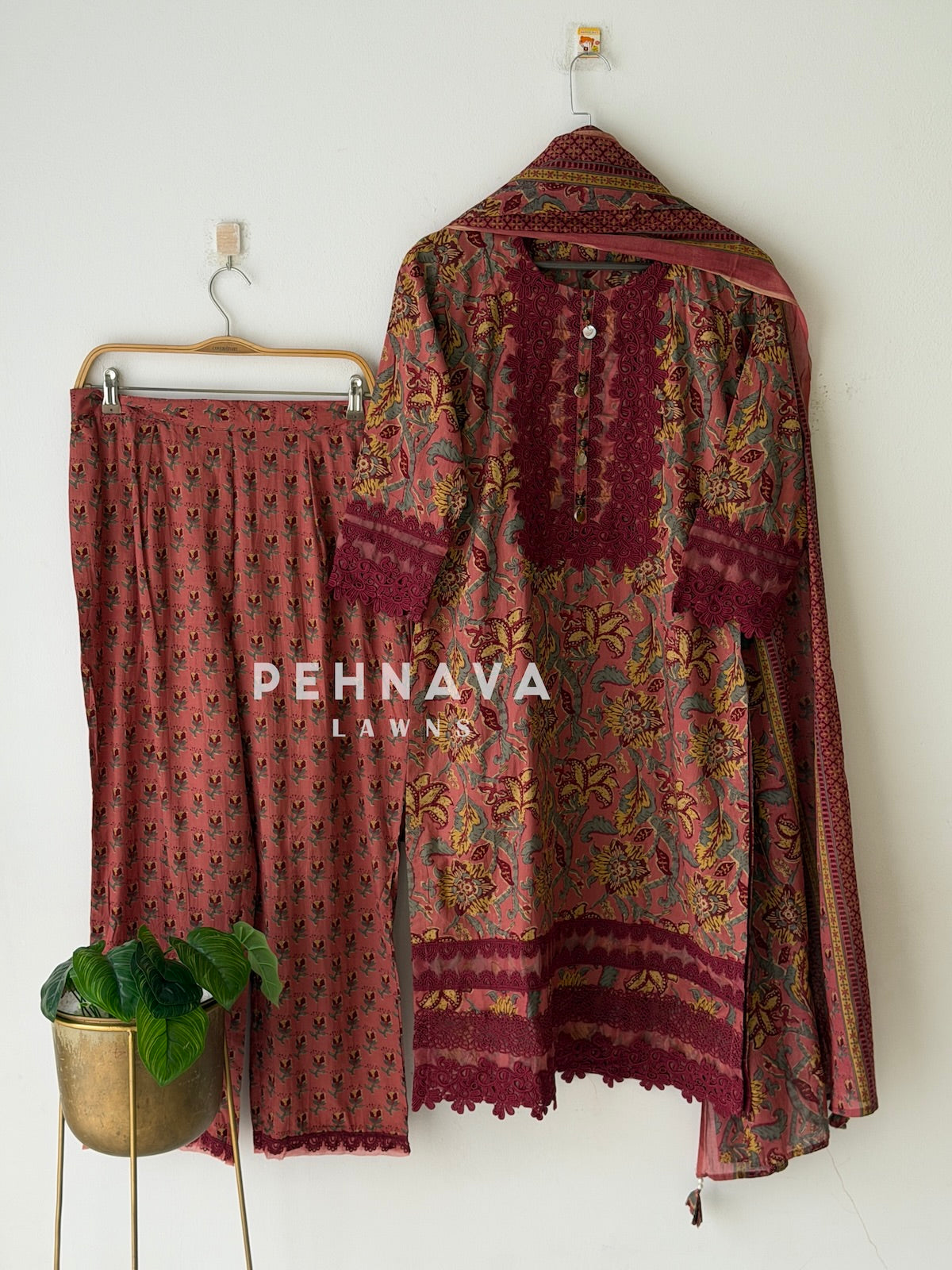 Lace Trimmed Printed Suit Set