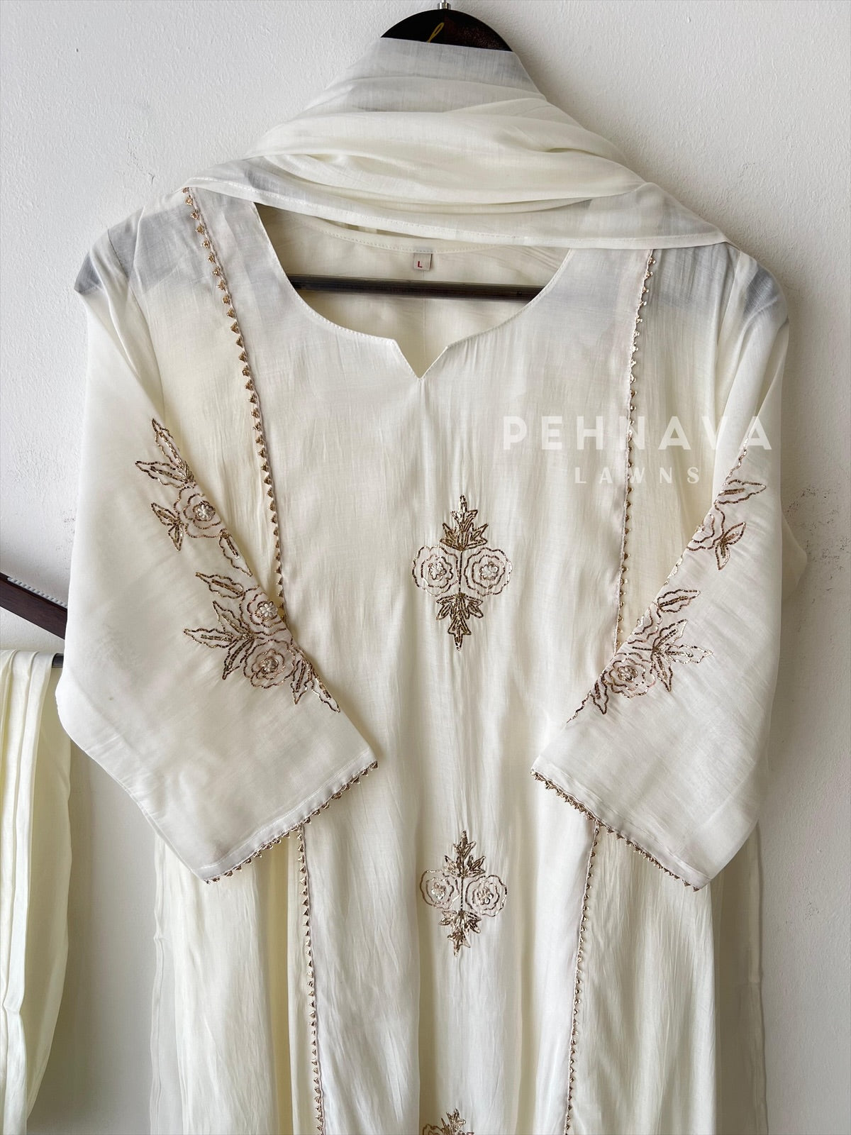 Rose Motif Embroidery Suit-4185 - Pehnava Lawns