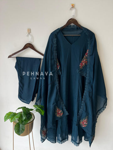 Lace Detailed Three-Piece Ensemble
