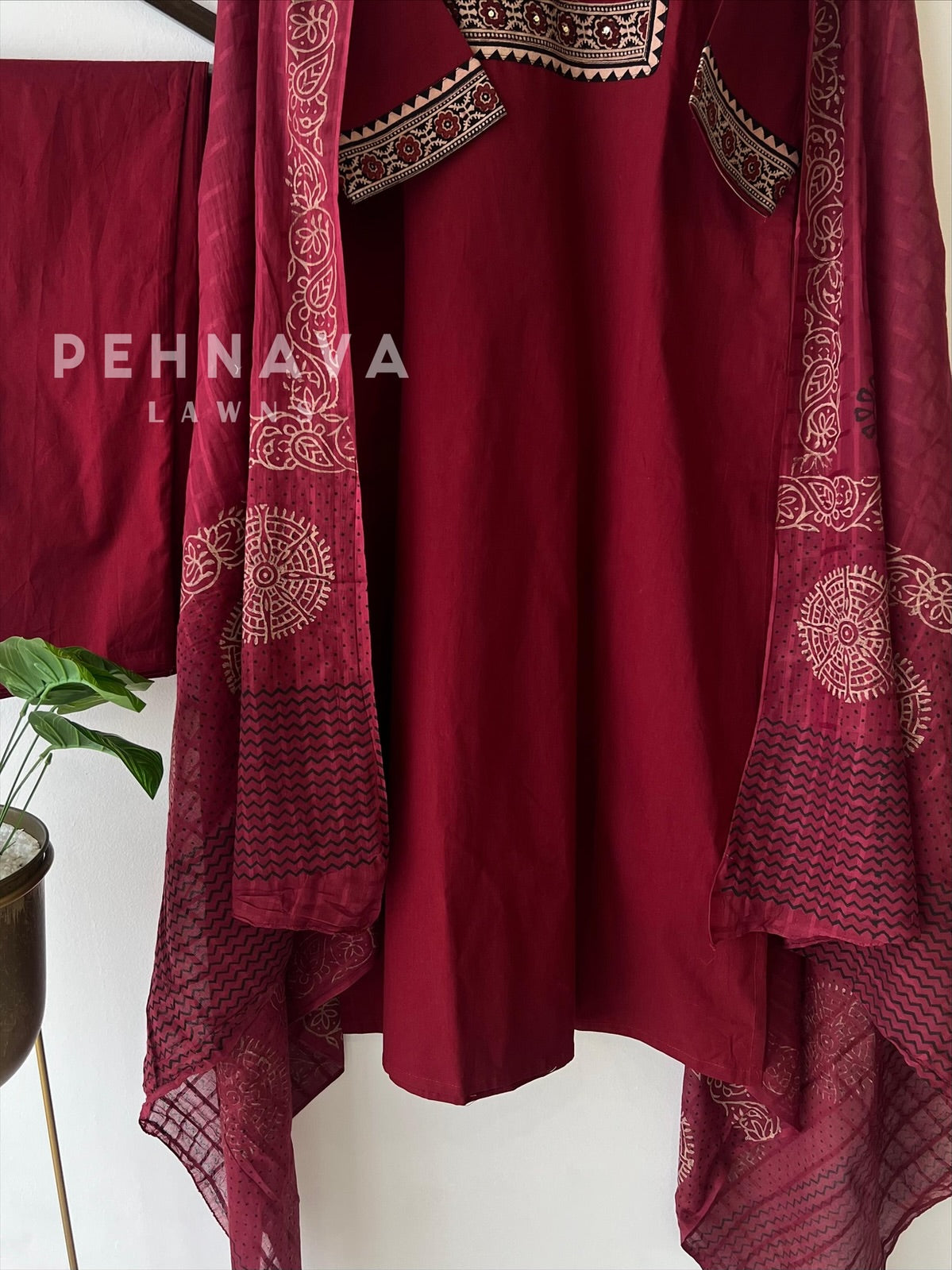 Classic Print Cotton Suit-15767 - Pehnava Lawns