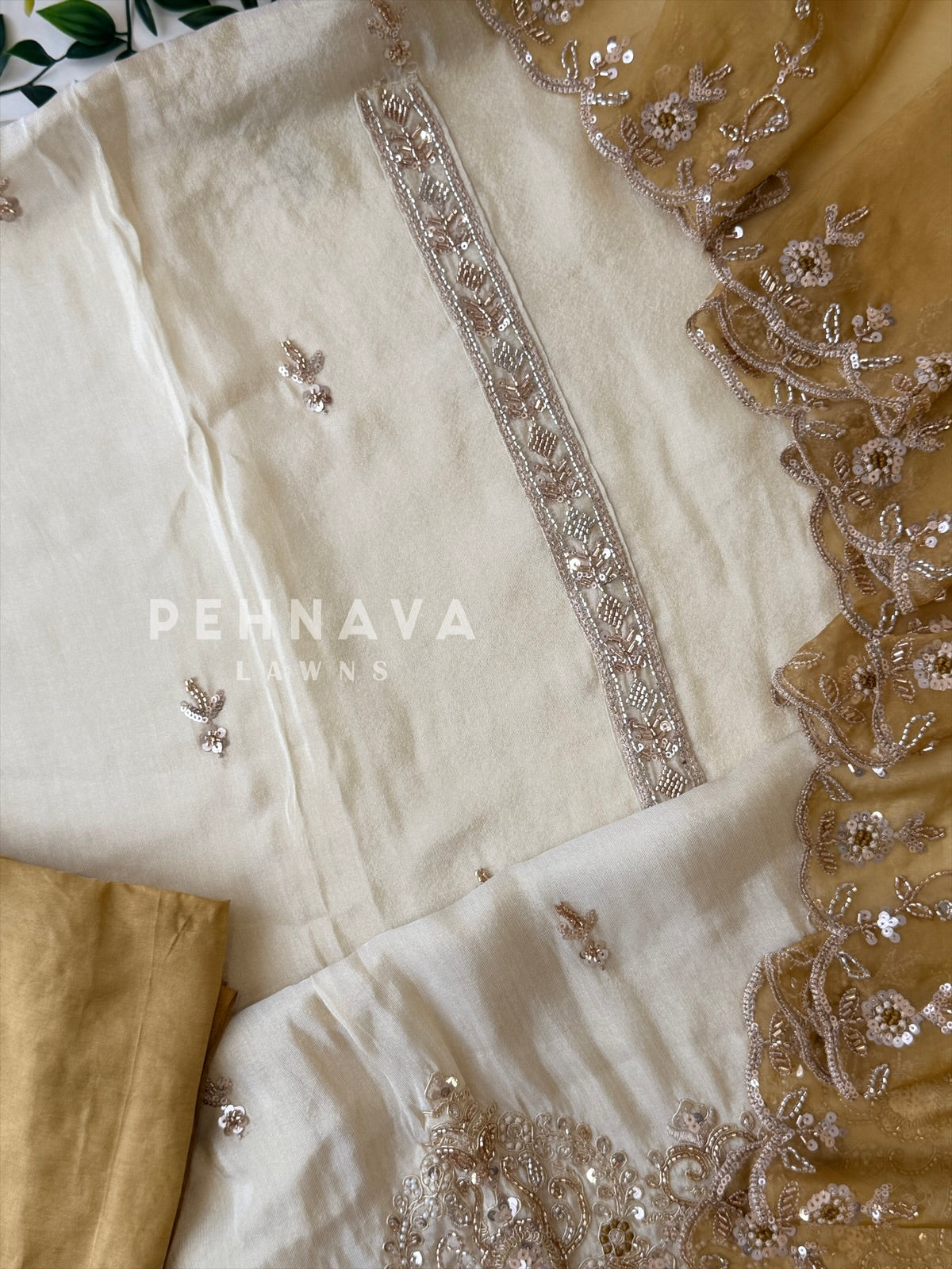 Tissue Handworked Unstitched Suit BDF96