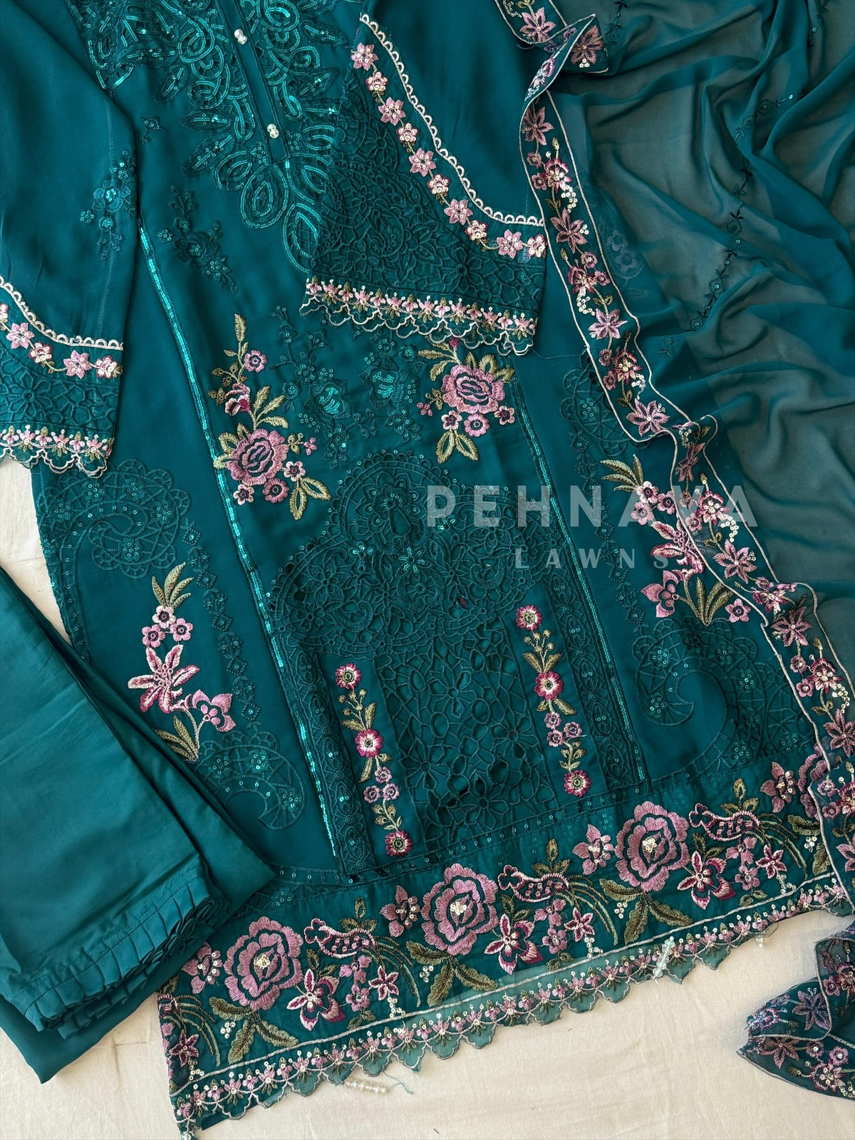 Classic Floral Embroidery Set-5560