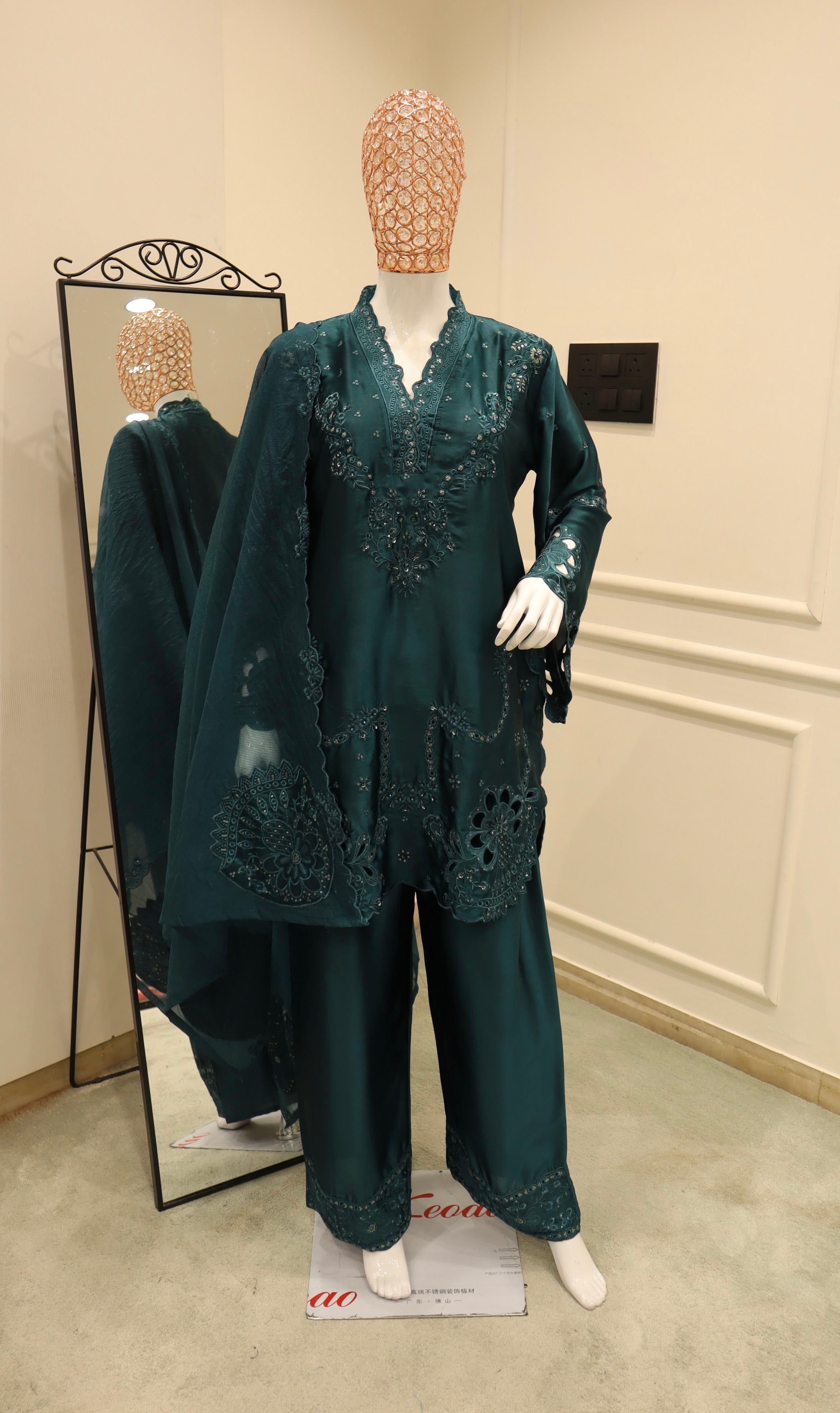 Floral Cutwork Appliqué Set-7274 - Pehnava Lawns