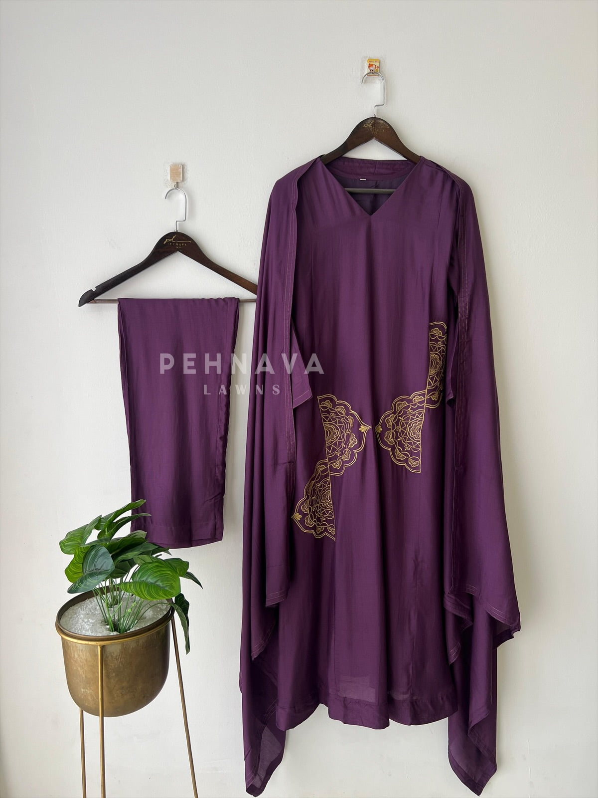 Thread Embroidered Panel Suit - Pehnava Lawns