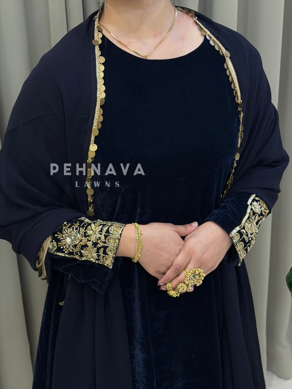 Velvet Handworked suit H 407