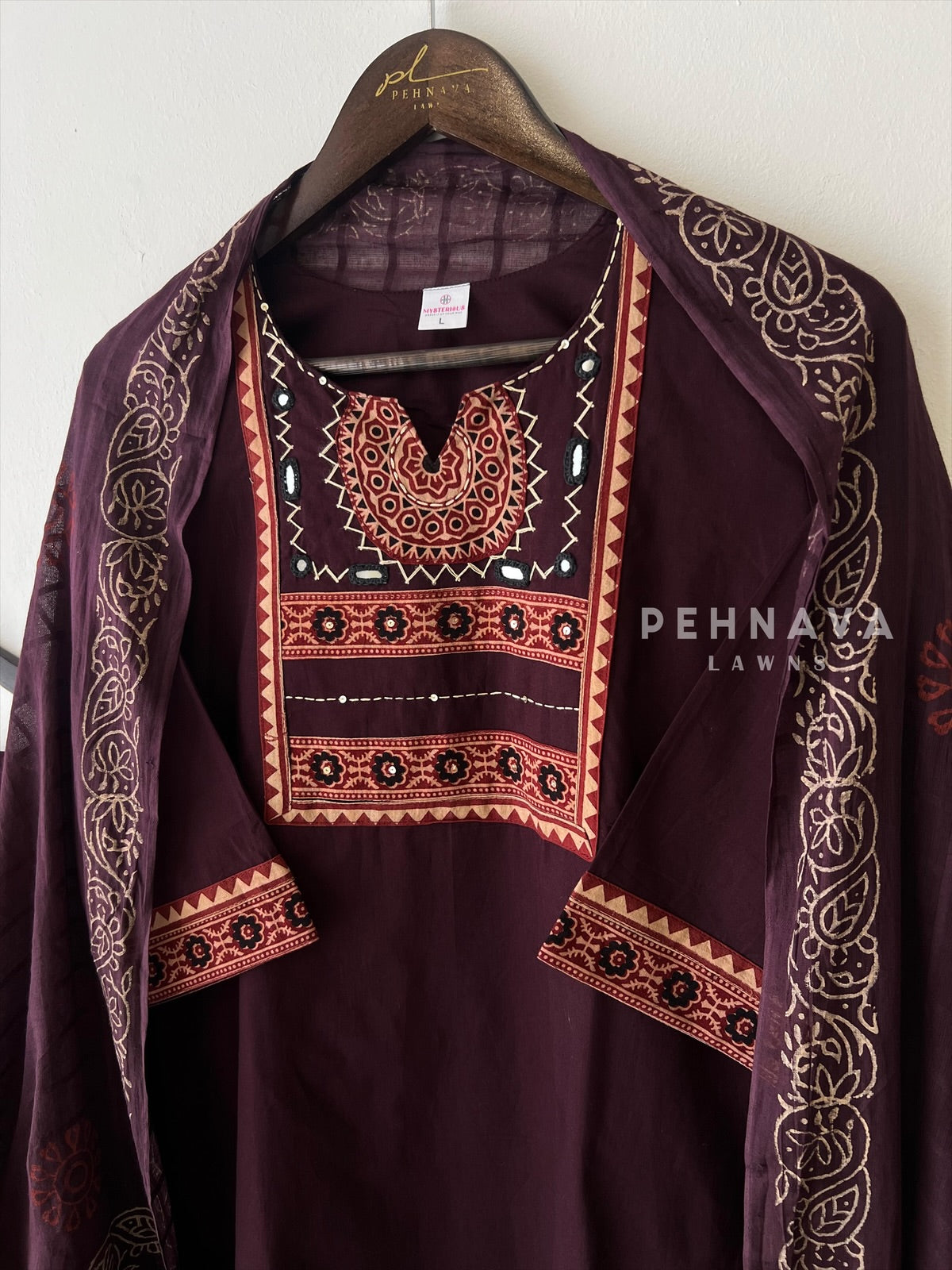 Classic Print Cotton Suit-15767 - Pehnava Lawns