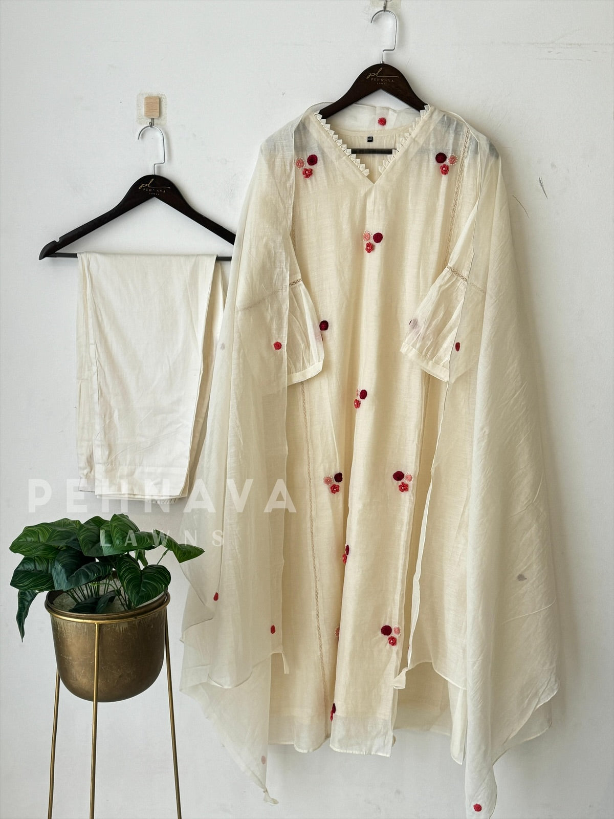 Floral Butti Chanderi Suit - Pehnava Lawns