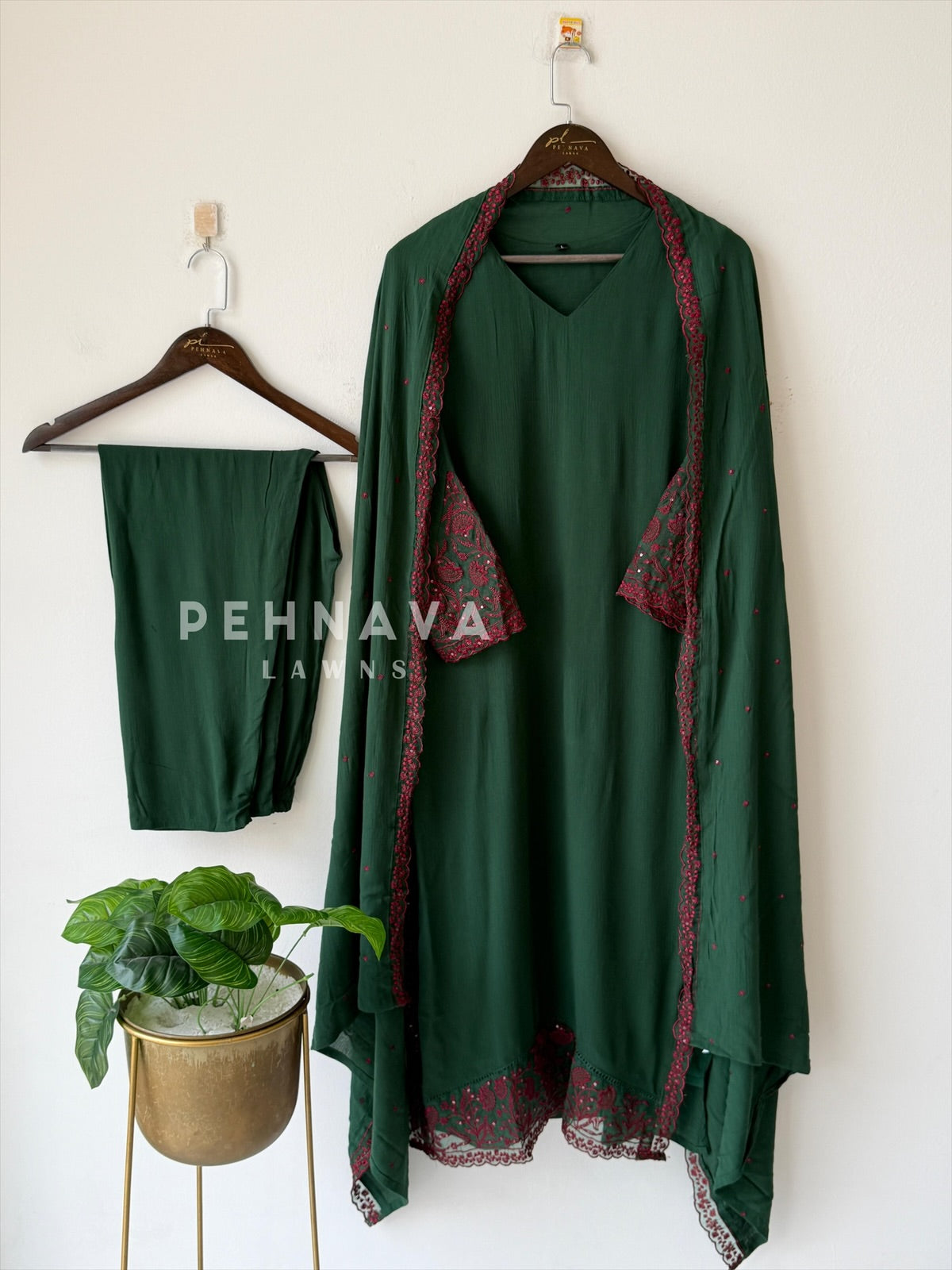 Lace‑Trimmed Embroidered Ensemble-16344