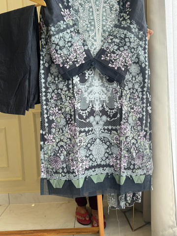 Embroidered Floral Pakistani Suit-5