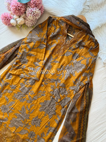 Formal Cotton Suit Featuring Embroidered patches-1085 C