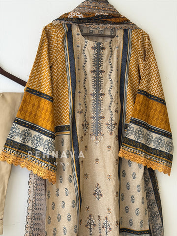 Signature Embroidered Lawn Unstitched Suit-3581