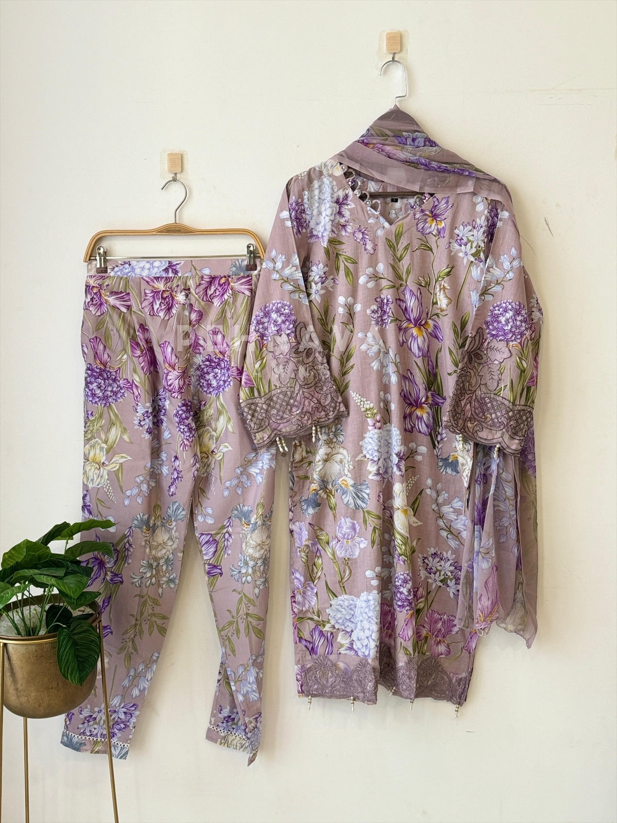 Floral Print Lawn Suit with Printed Dupatta-Chiffon 1413 - Pehnava Lawns