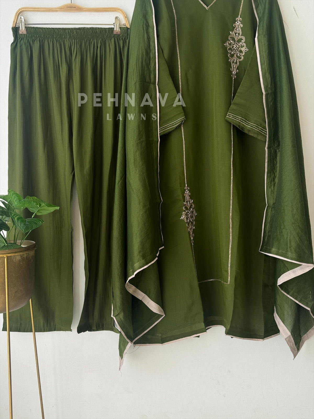 Handworked panel cut Chanderi Suit-3508 - Pehnava Lawns