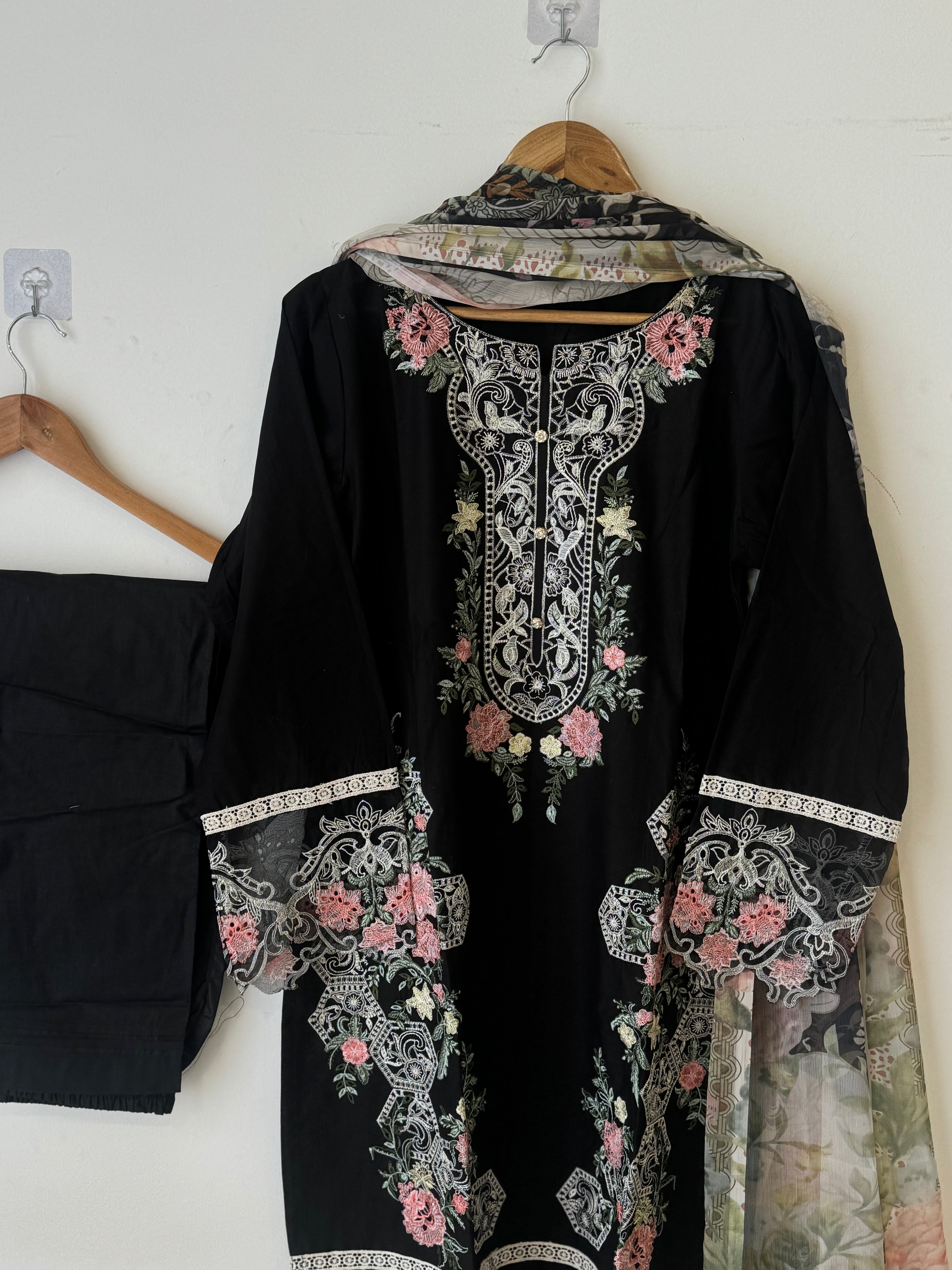 Black Casual Wear Cotton Suit-3771