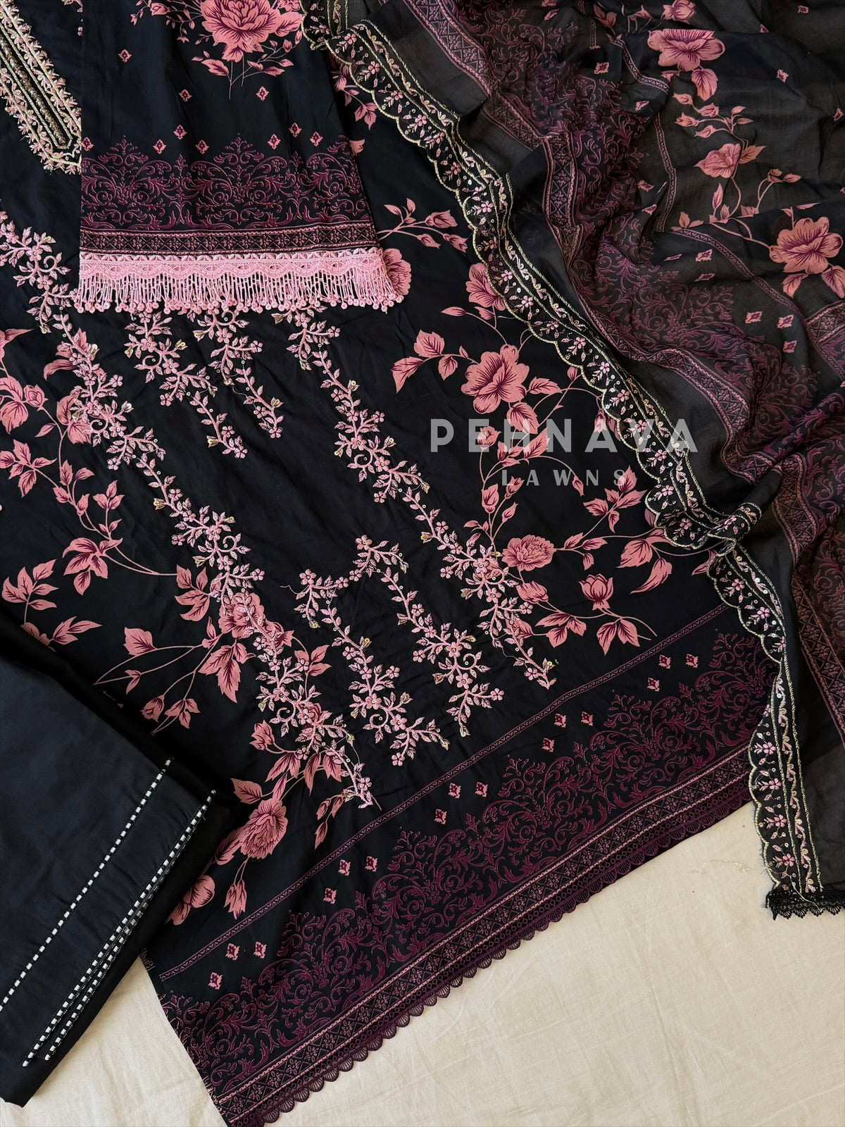 Signature Embroidered lawn Unstitched Suit 3648
