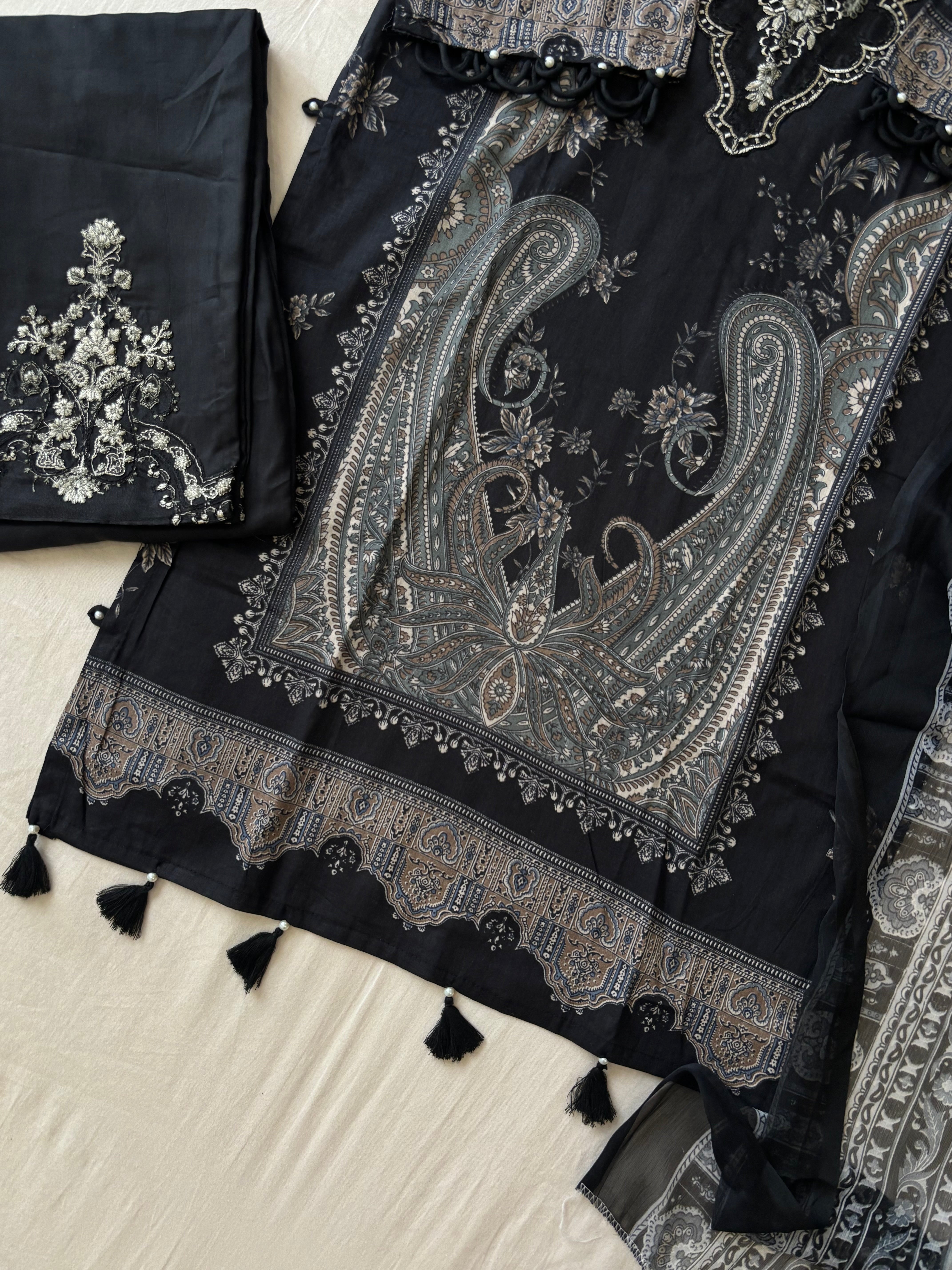 New Ready to wear Pakistani Embroidered Suit - Pehnava Lawns