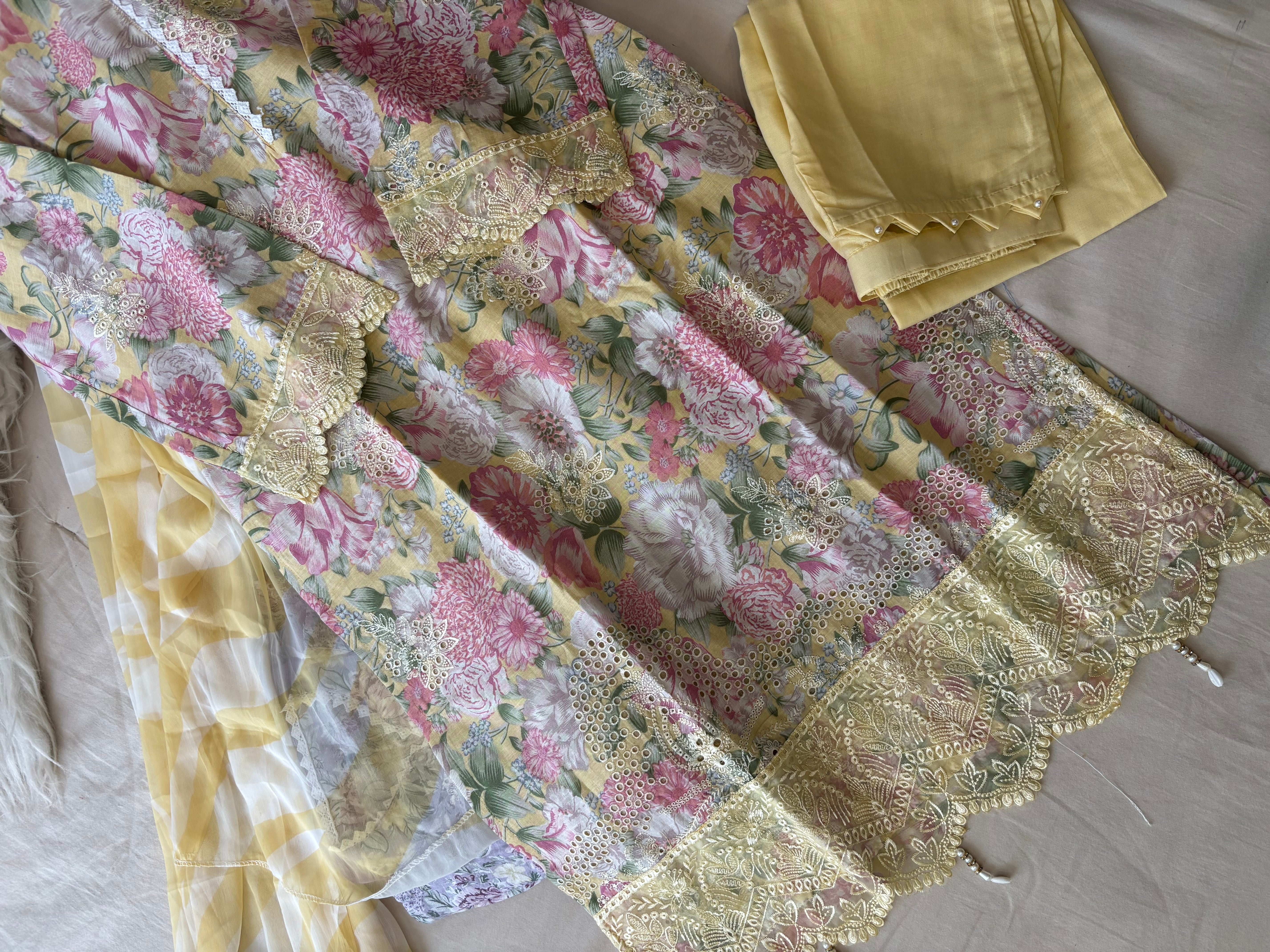 Lace Trimmed Floral Suit-Set-5002