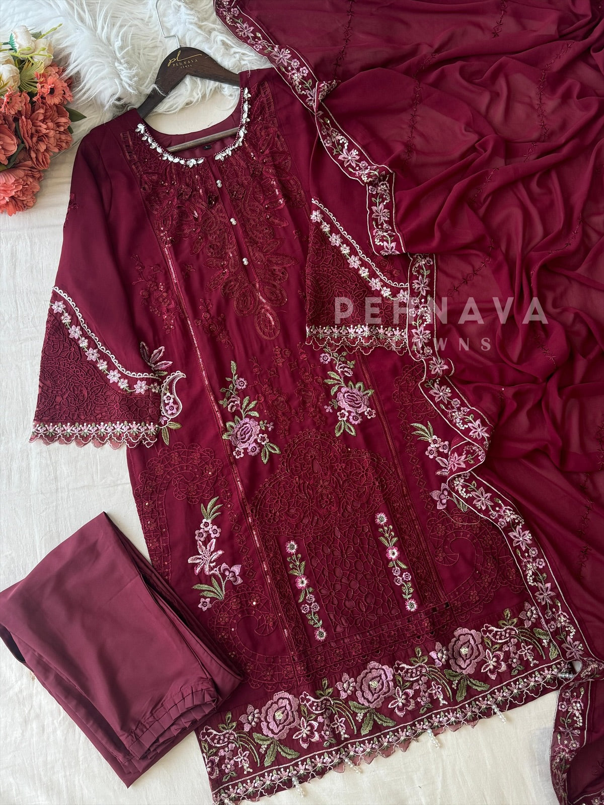 Classic Floral Embroidery Set-5560 - Pehnava Lawns