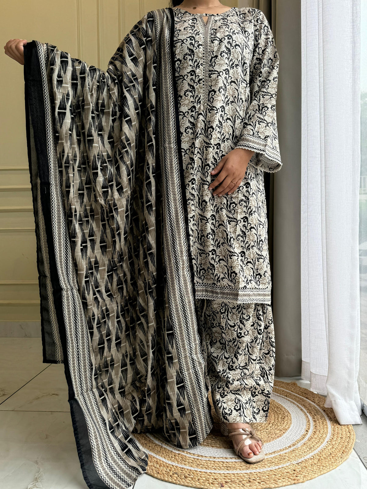 Pure Lawn Farshi-Salwar 09918
