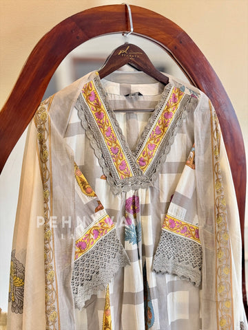 Lace Border Printed Suit Set