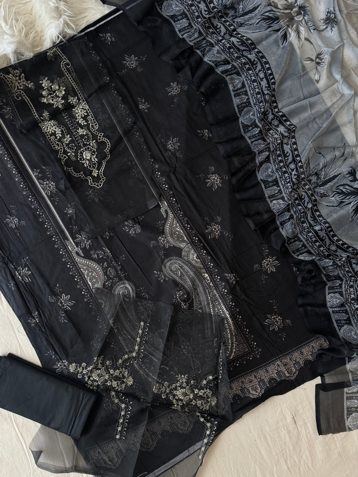 Paki Printed casual suit with chiffon/cotton dupatta -495 black