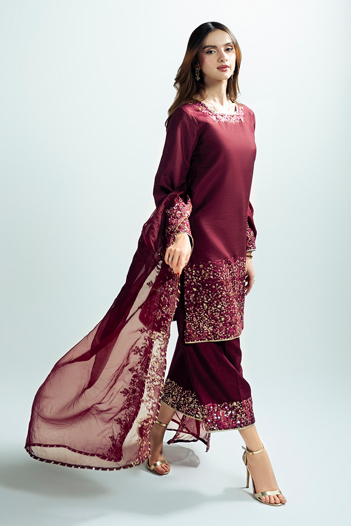 Manahil Lakhani Marilyn Festive suit