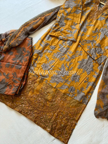 Formal Cotton Suit Featuring Embroidered patches-1085 C