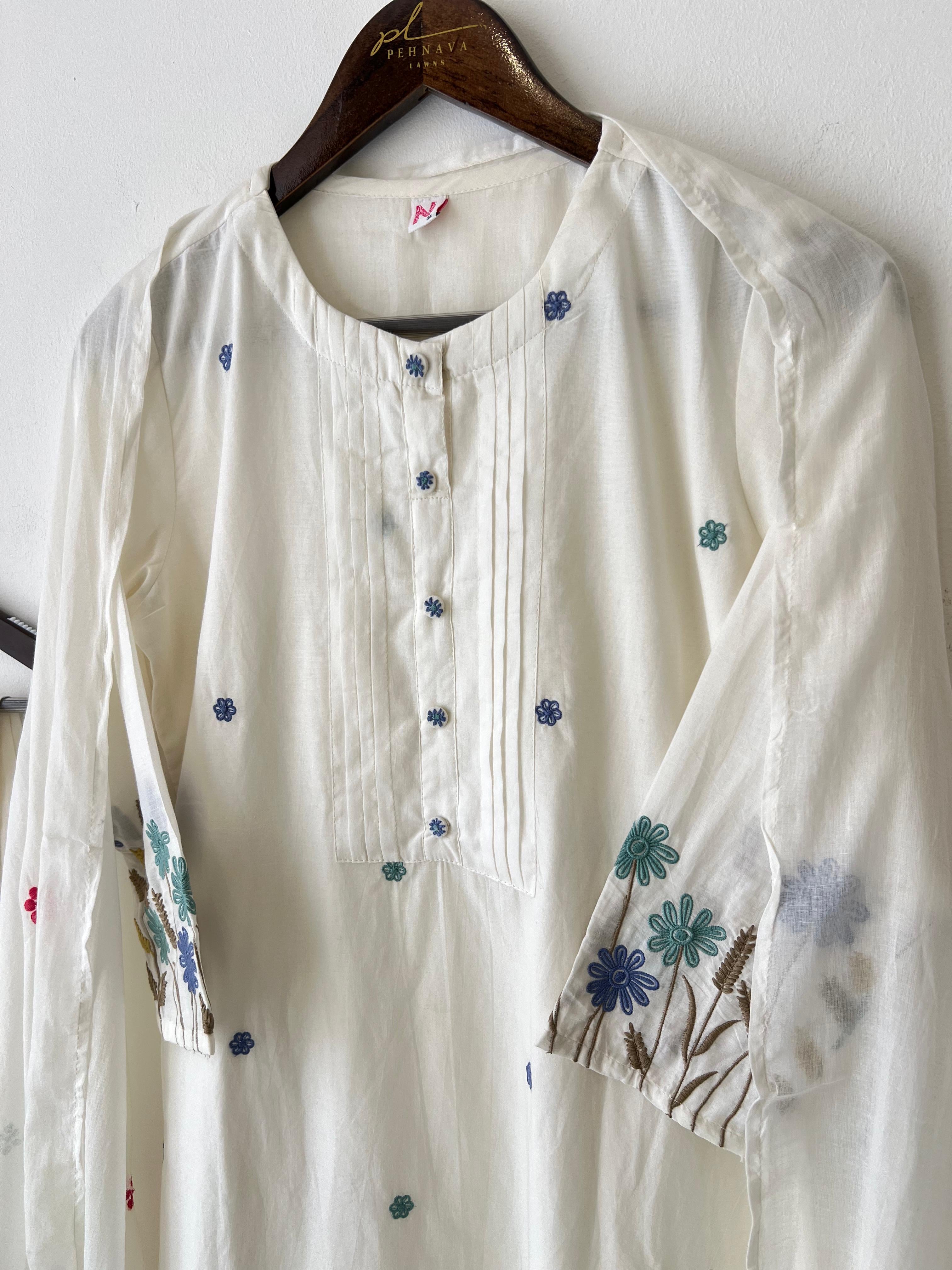 Casual mul-cotton embroidered Suit - Pehnava Lawns