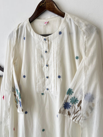 Casual mul-cotton embroidered Suit - Pehnava Lawns