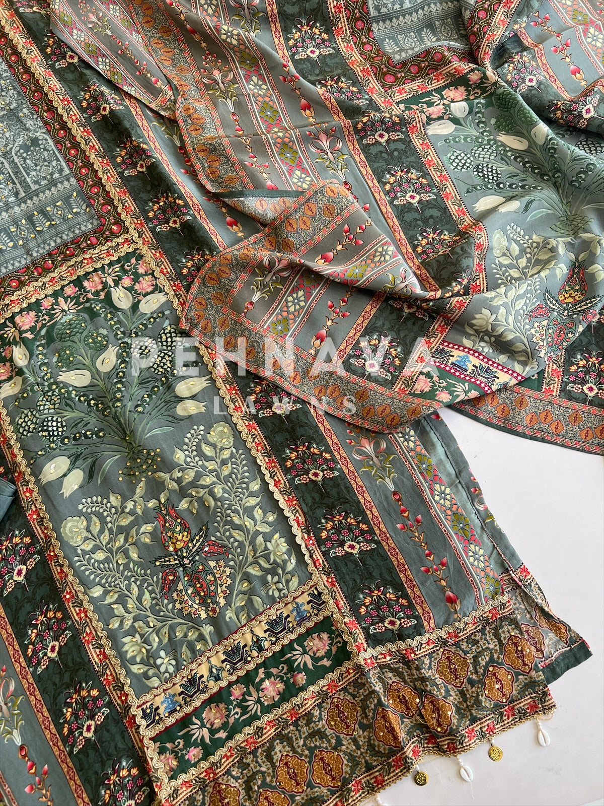 Printed Crepe Suit Set - Pehnava Lawns