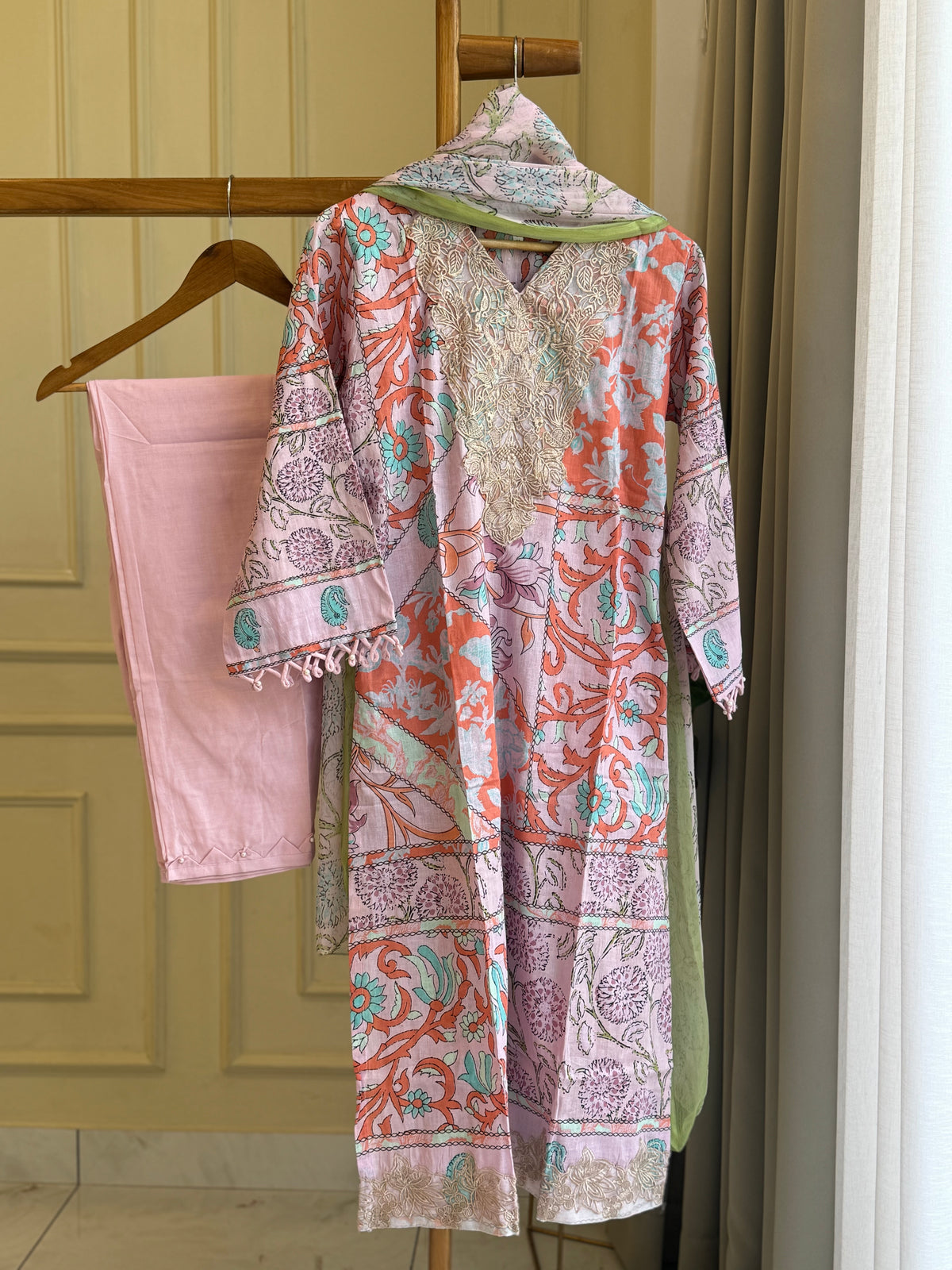 Pure  Cotton suit with embroidered patches and detailings-7