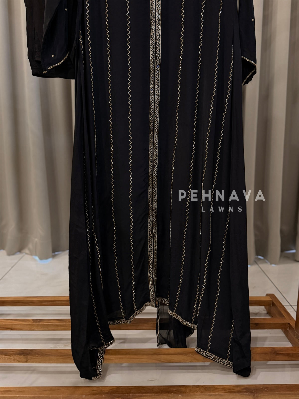 Premium Crepe Zigzag Ensemble - Pehnava Lawns