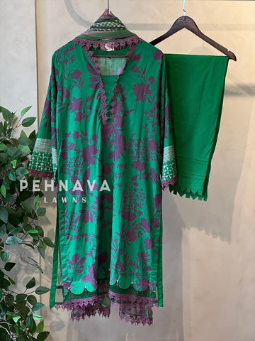 Luxurious trendy pure lawn