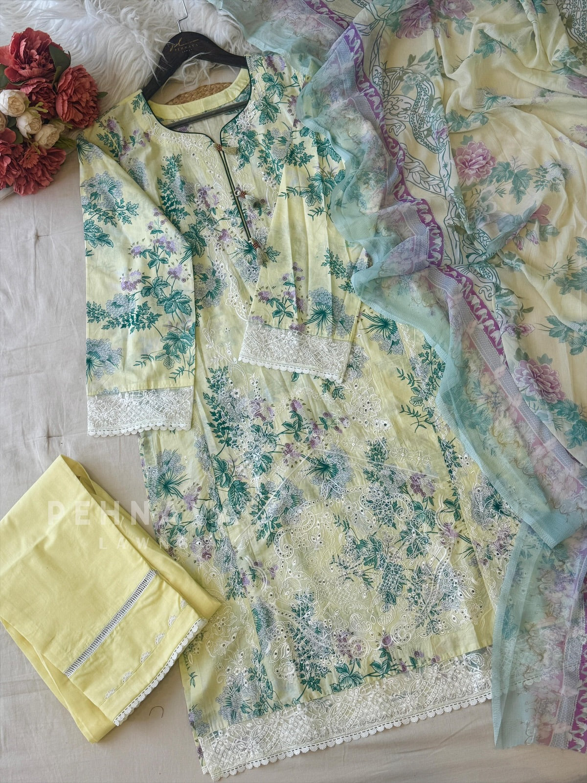 Unstitched  Lawn Suit-4002 - Pehnava Lawns