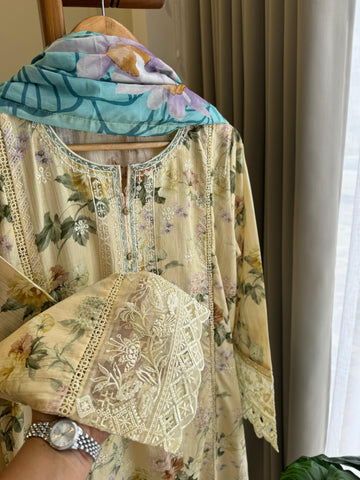 Premium Hand Embroidery Lawn Suit-6