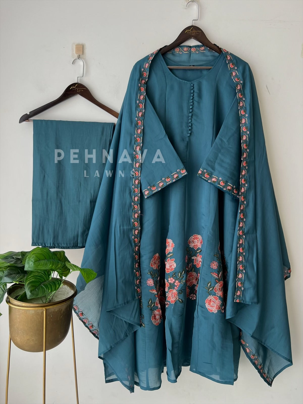 Floral Embroidered Panel Cut Suit-3478 - Pehnava Lawns