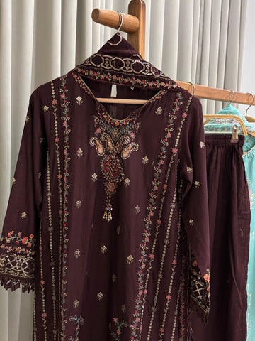 Luxurious Trendy Pure lawn Suit-0924