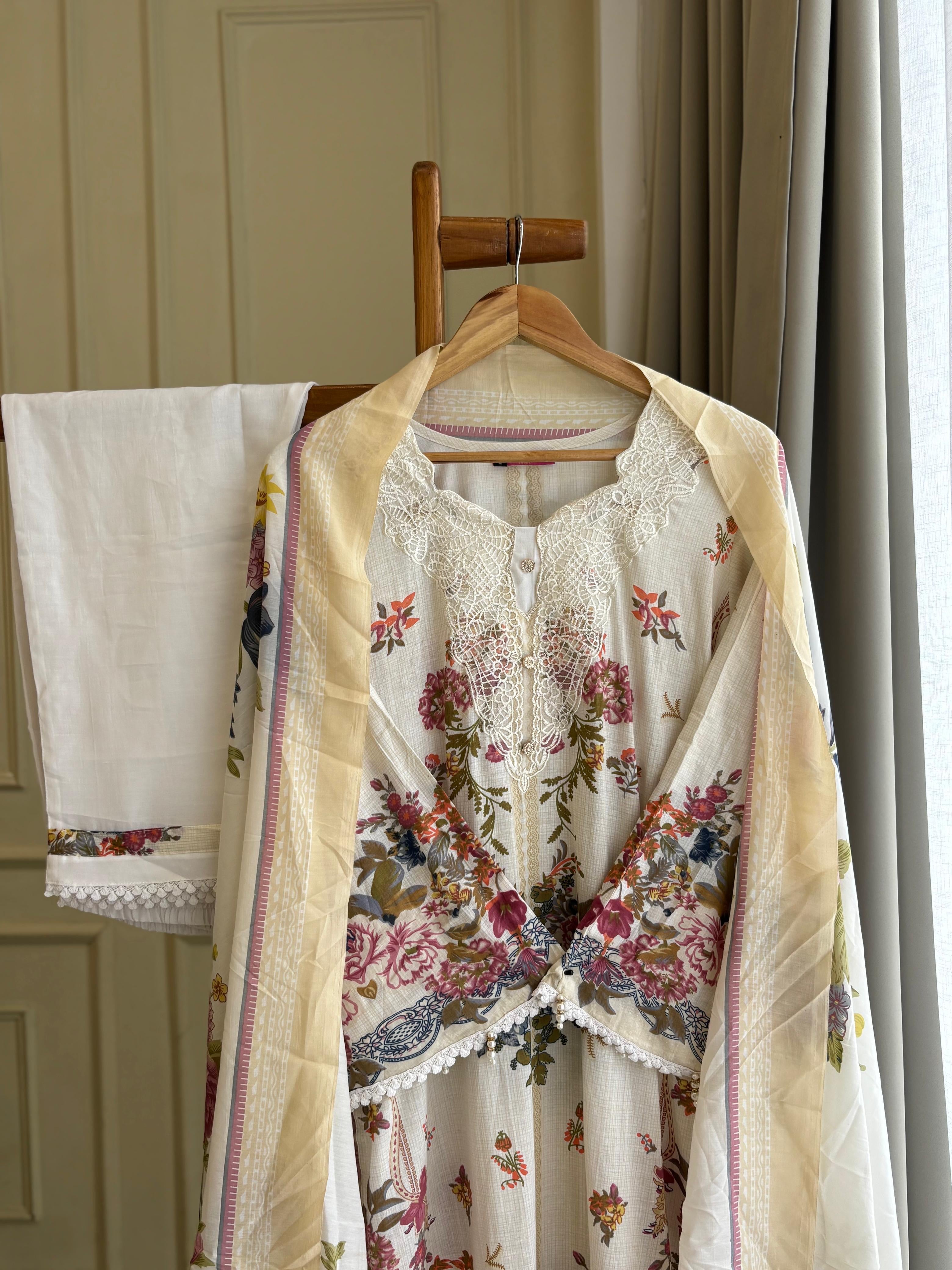 Off white Printed Pakistani Salwar-5