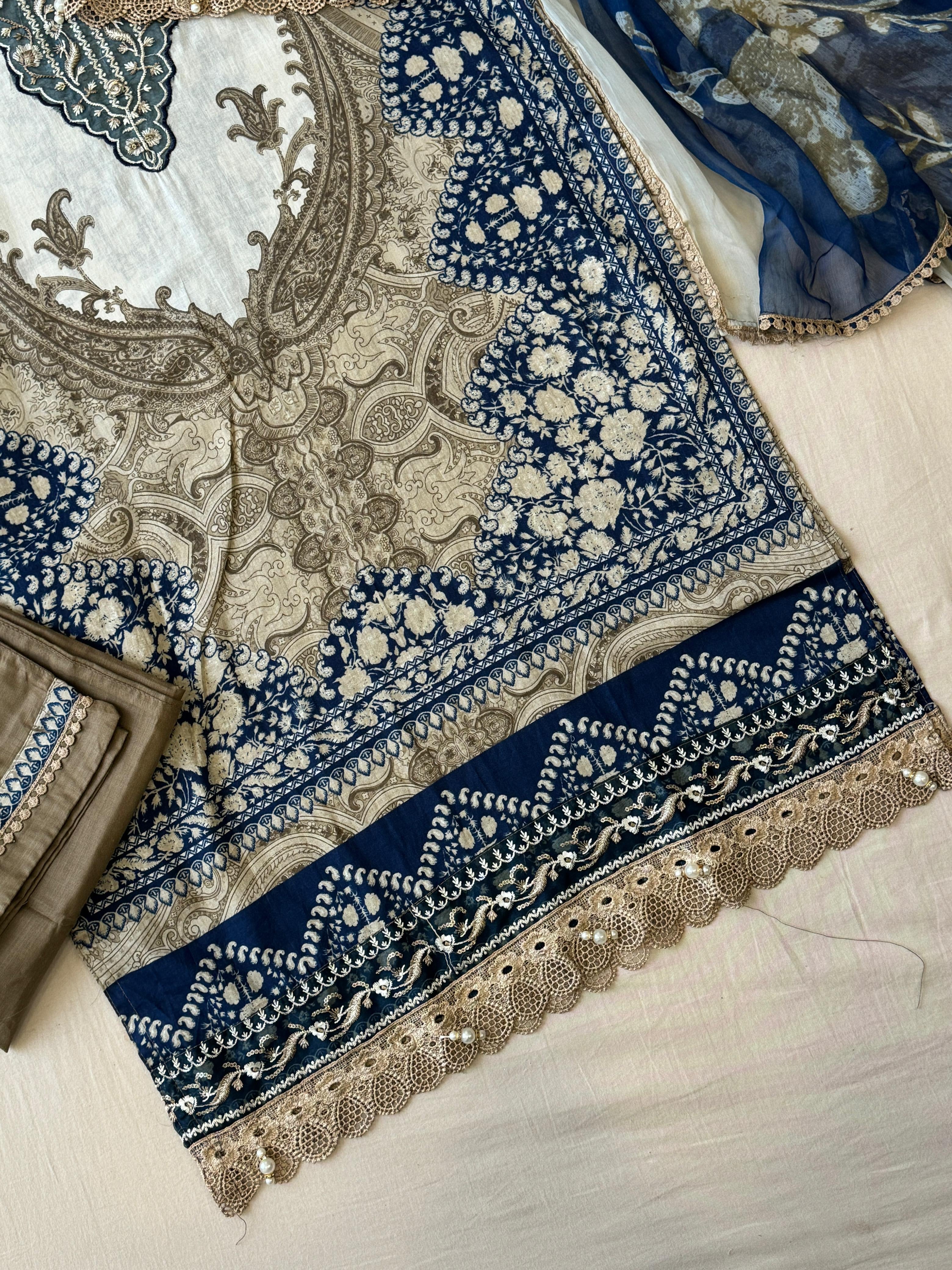 Lace detailed Blue&White Printed Pakistani Suit-1362