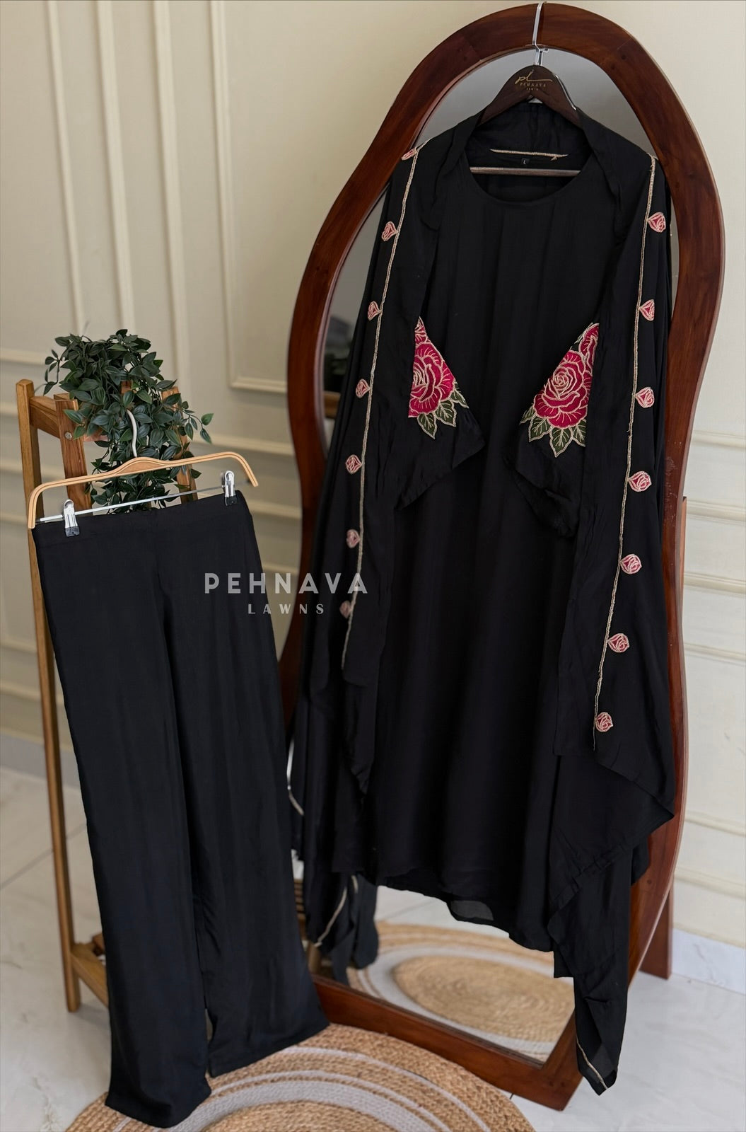 Floral Embroidered Suit4736 RR252