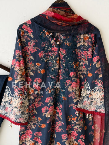 Signature Printed Lawn Stitched Suit-1513