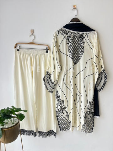 New Floral Embroidery Kurtha Suit-247 - Pehnava Lawns