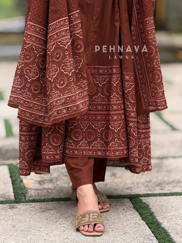 Border Printed Cotton Suit Set-19700 - Pehnava Lawns