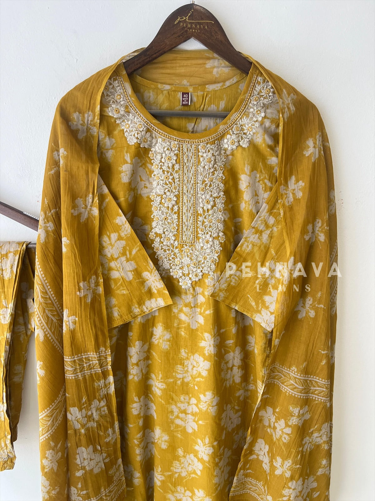 Floral Embroidery Suit Set-18233