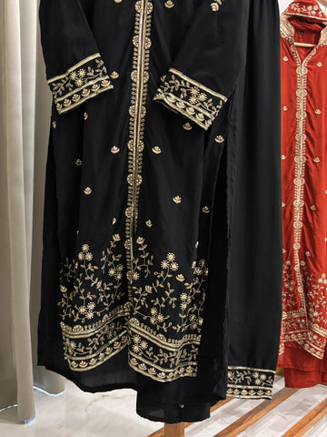Premium Crepe suit with Handwork detailings-4992