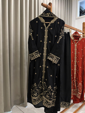 Premium Crepe suit with Handwork detailings-4992