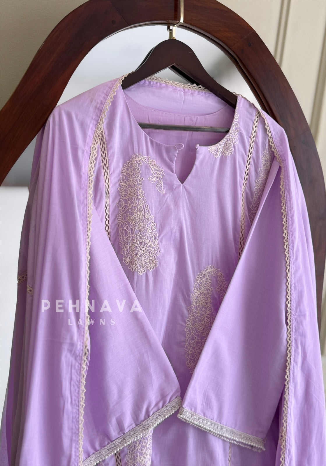 Mulcotton Embroidered Suit B106
